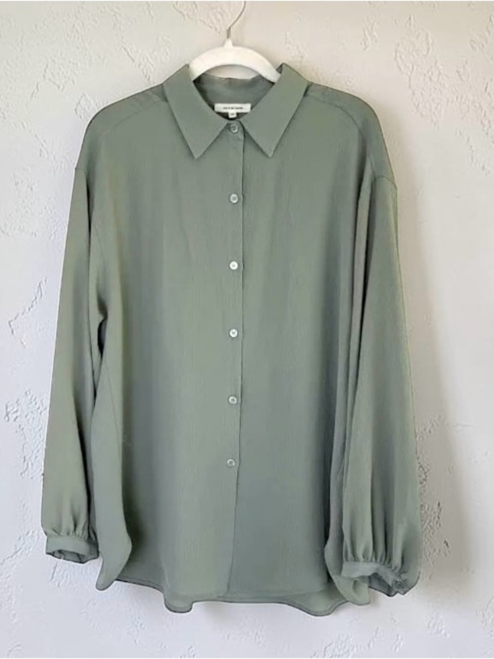 NWOT Max Studios Sage Green Women's Button-Front Blouse Plus Sz 2X.